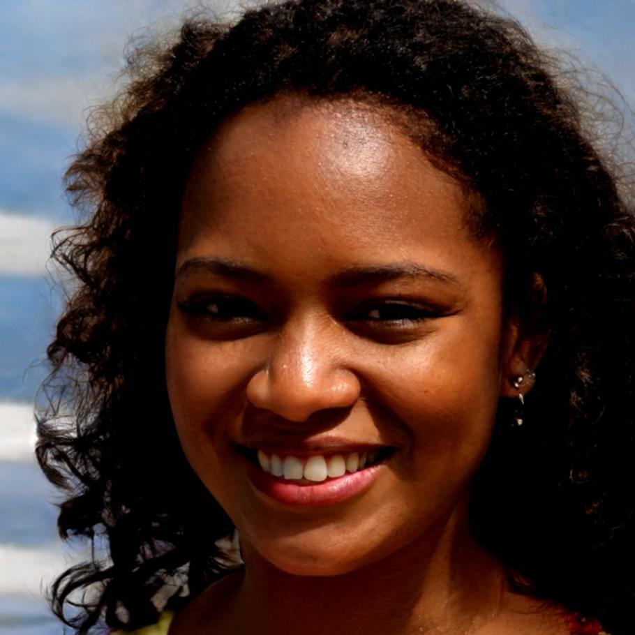 Portrait einer Finanzbildungsexpertin