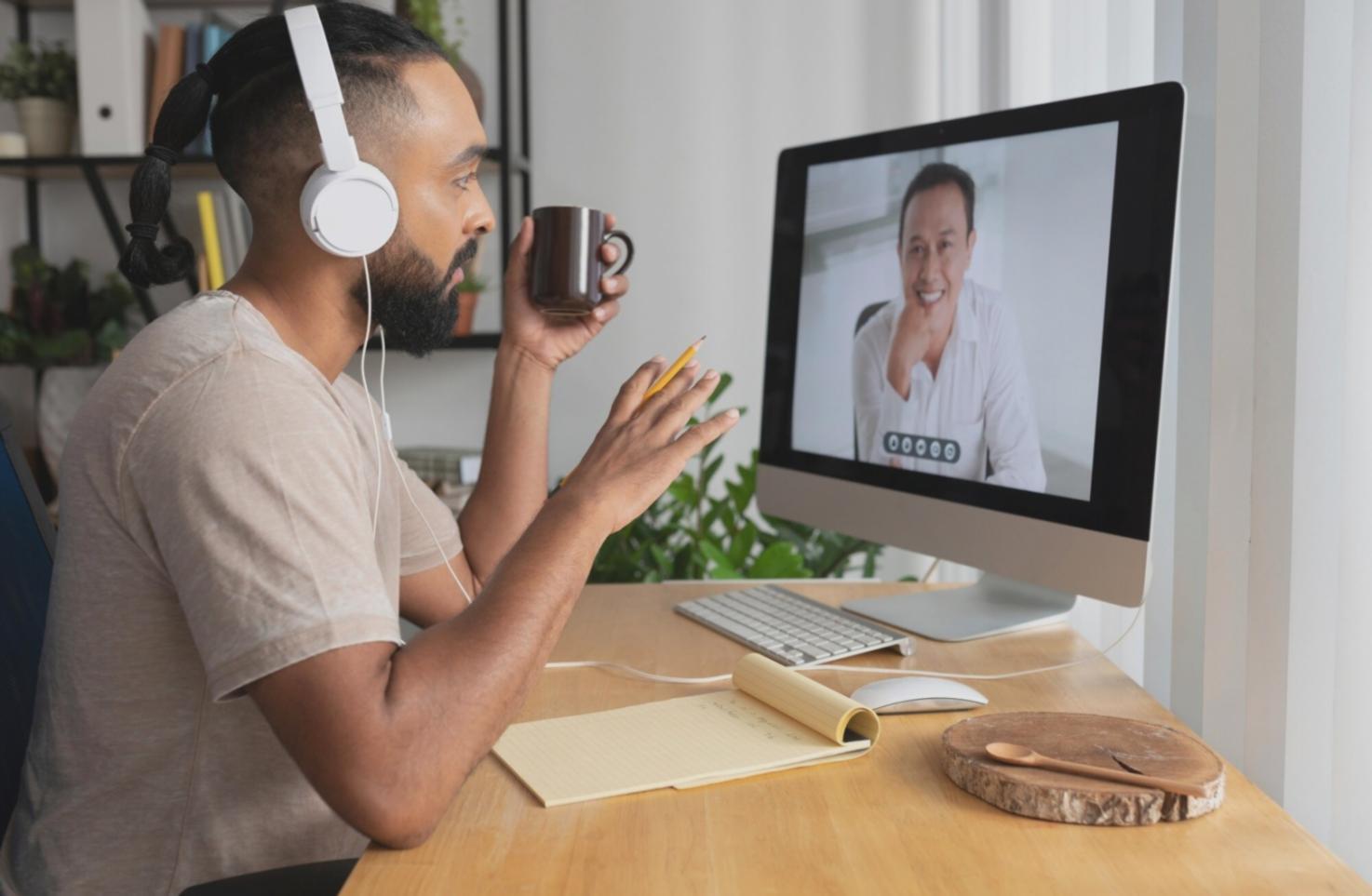 Teilnehmer bei einem Finanzseminar